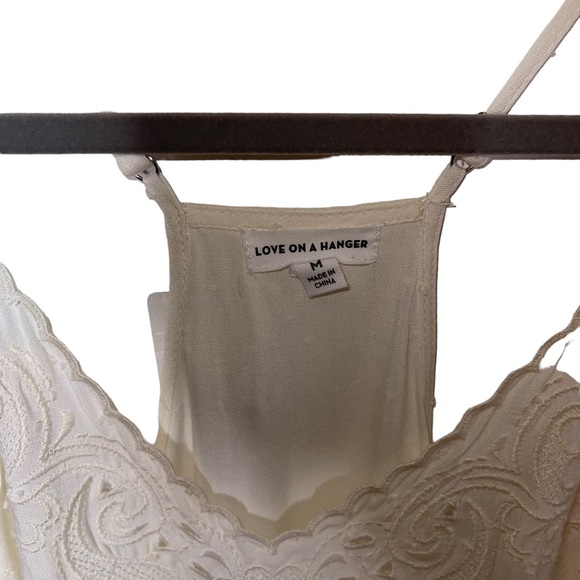 LOVE ON A HANGER Ivory V-Neck Peplum Tank M NWOT - Picture 14 of 16